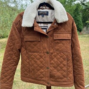 Pendleton cotton canvas quilted jacket size large with removable collar.